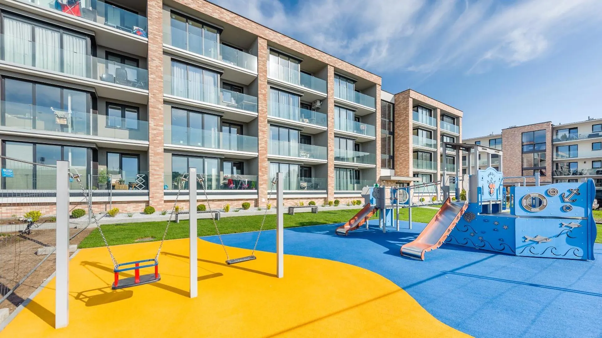 Apartment Studio Blue 34 E -Perlowa Przystan-Holiday City Kolobrzeg Poland
